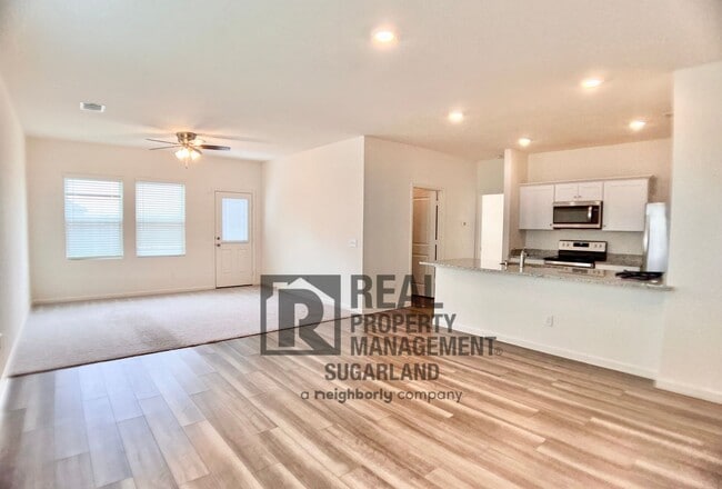 Foto del edificio - Water Views & Modern Style in Richmond