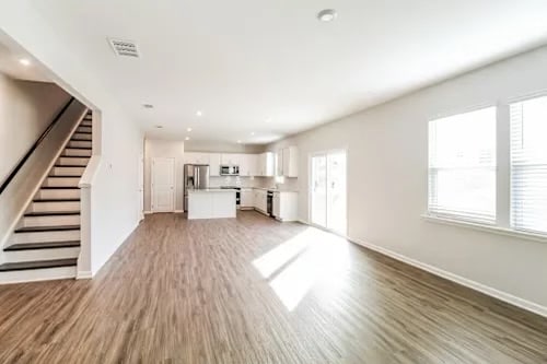 Building Photo - 907 Pebble Blvd