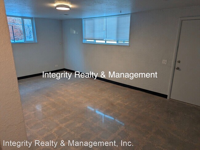 Building Photo - 2 br, 1 bath House - 3434 S Downing St