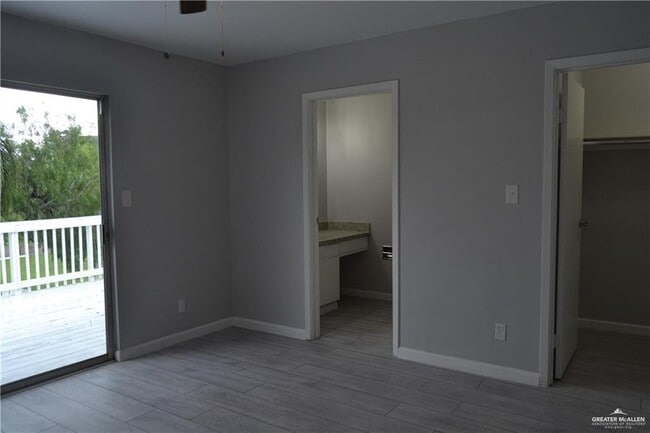 Building Photo - 704 Continental Dr