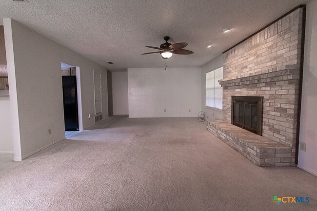 Building Photo - 2018 Newton Dr
