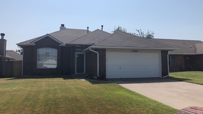 Foto del edificio - Very Nice 3 Bedroom 2 Bath Home in Mustang Schools