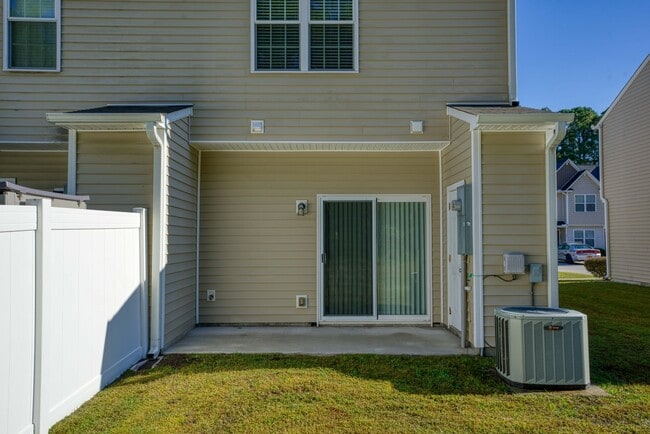 Foto del edificio - 113 Beacon Woods Dr