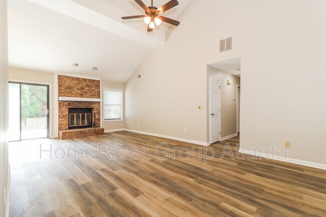 Building Photo - 120 Softwood Cir