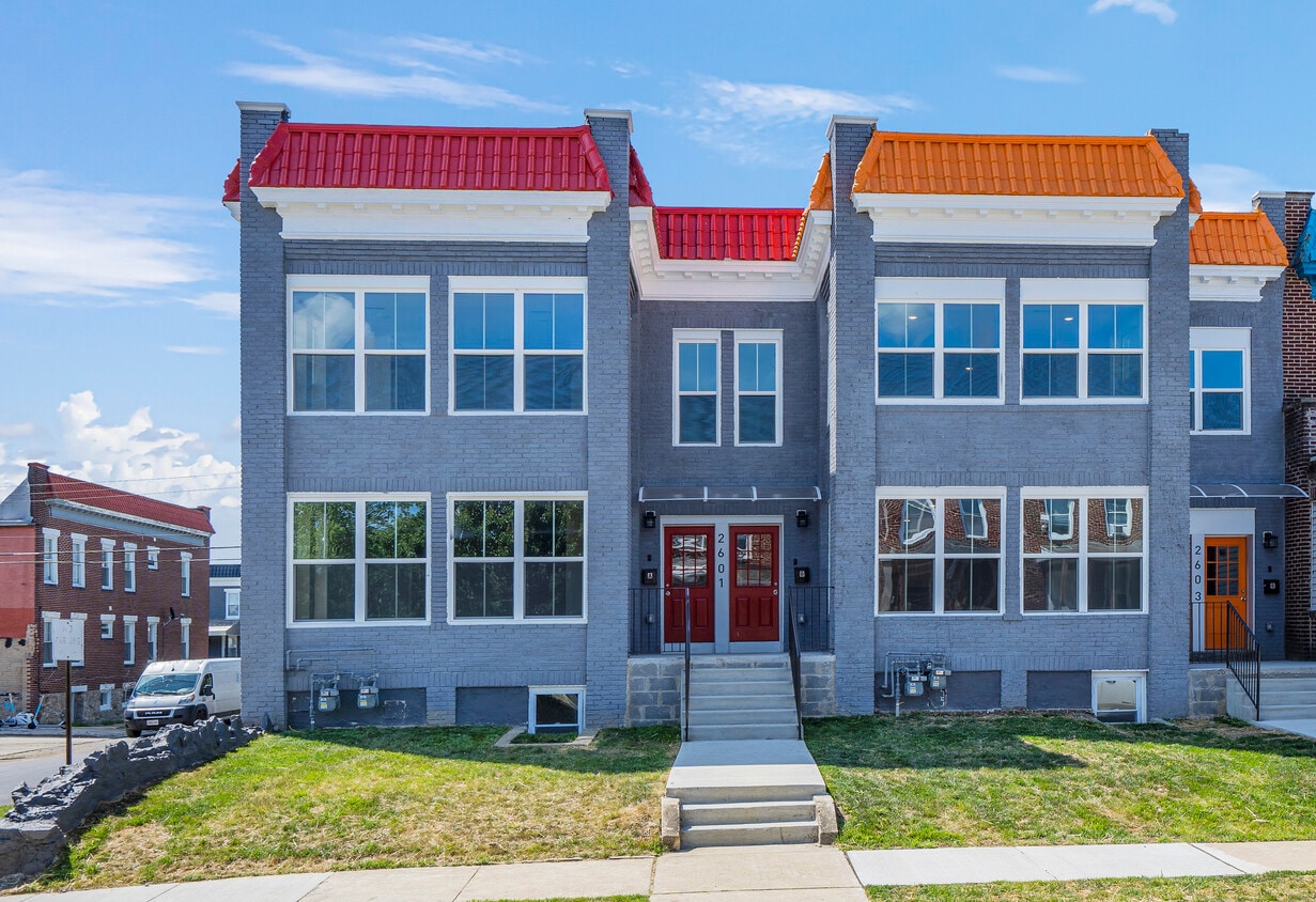 Front - 2601 Quantico Ave