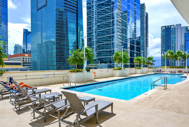 Foto del edificio - 1200 Brickell Bay Dr