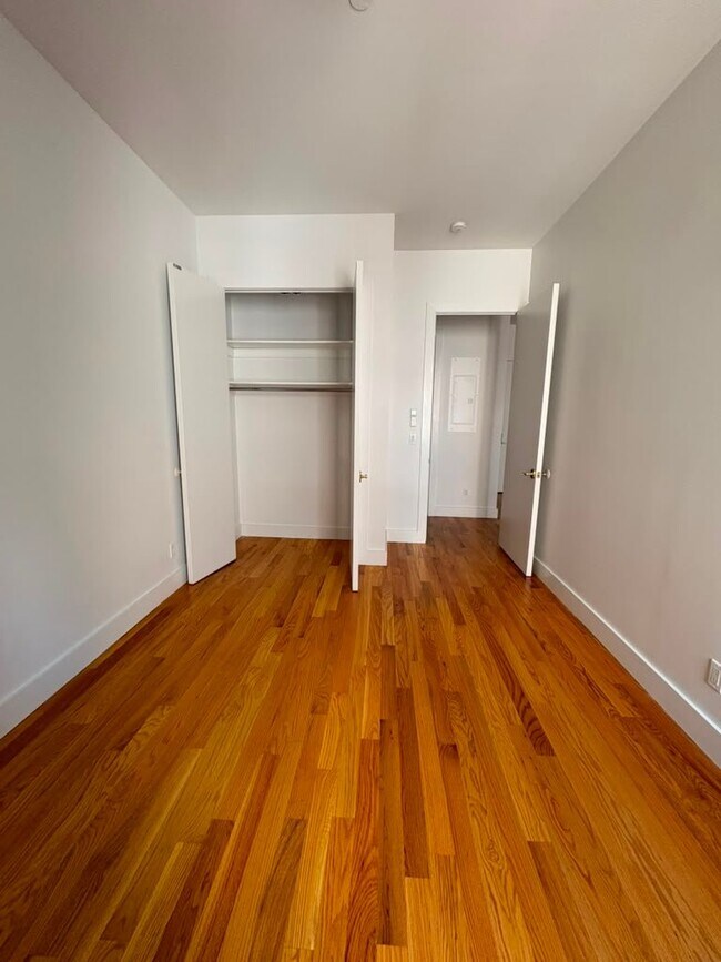 Foto del edificio - 155 Elliott Ave