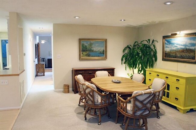 Foto del edificio - 3204 Adwood Dr