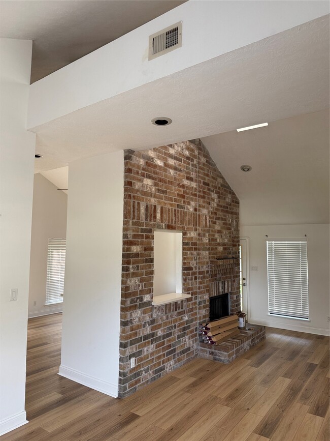 Foto del edificio - 3211 Mesquite Dr