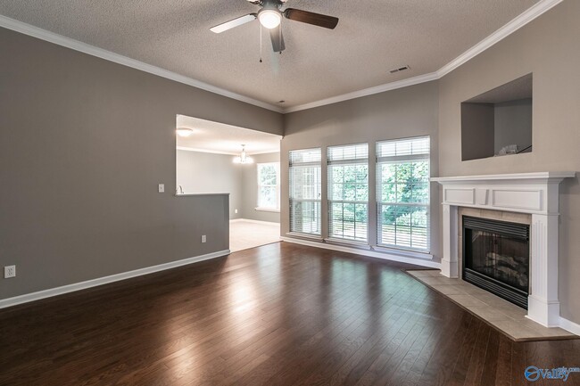 Foto del edificio - 124 NW Wittington Ln