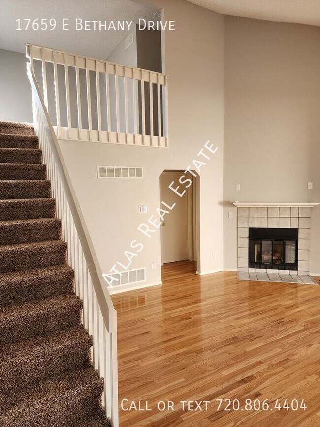 Building Photo - Stunning 3 bedroom 2 bath home located in ...