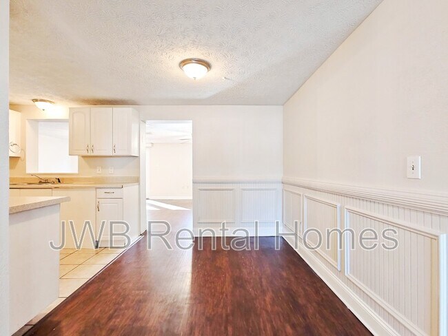 Foto del edificio - 462 Blairmore Blvd W