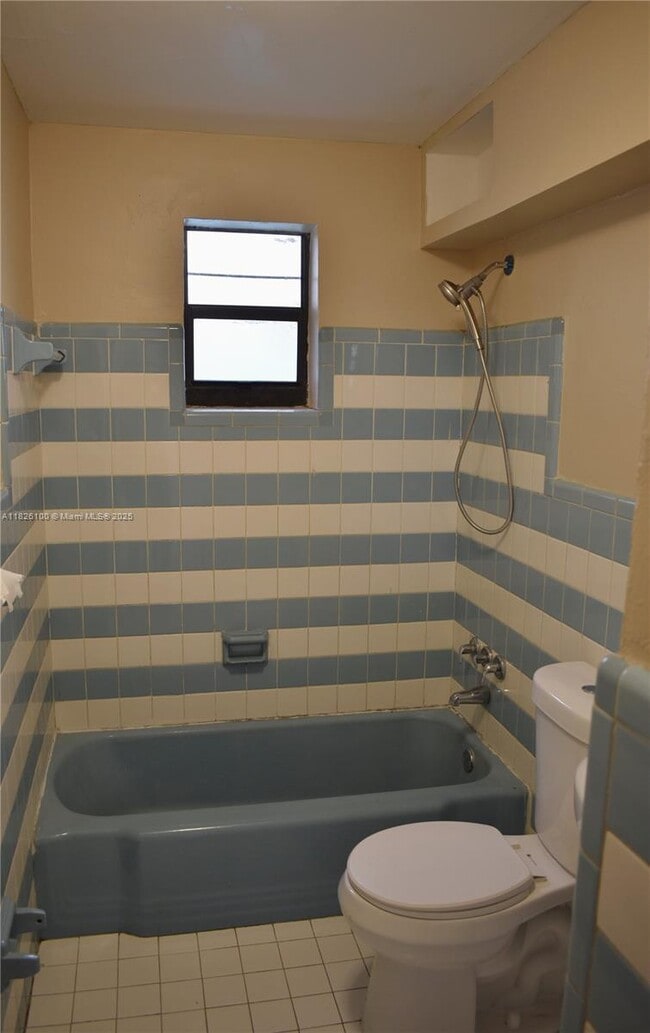 Foto del edificio - 1622 NW 65th St