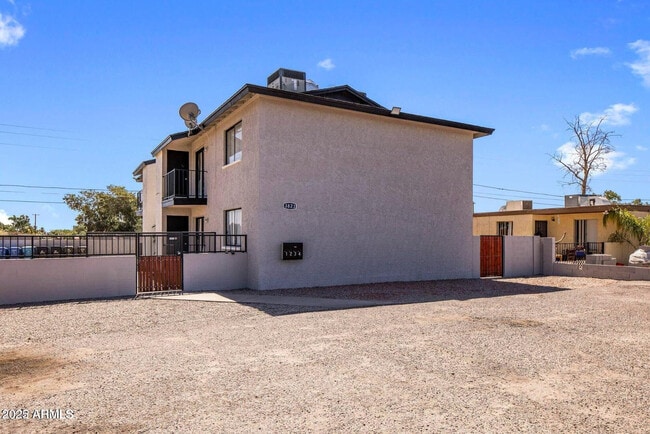 Foto del edificio - 3823 N 23rd Dr