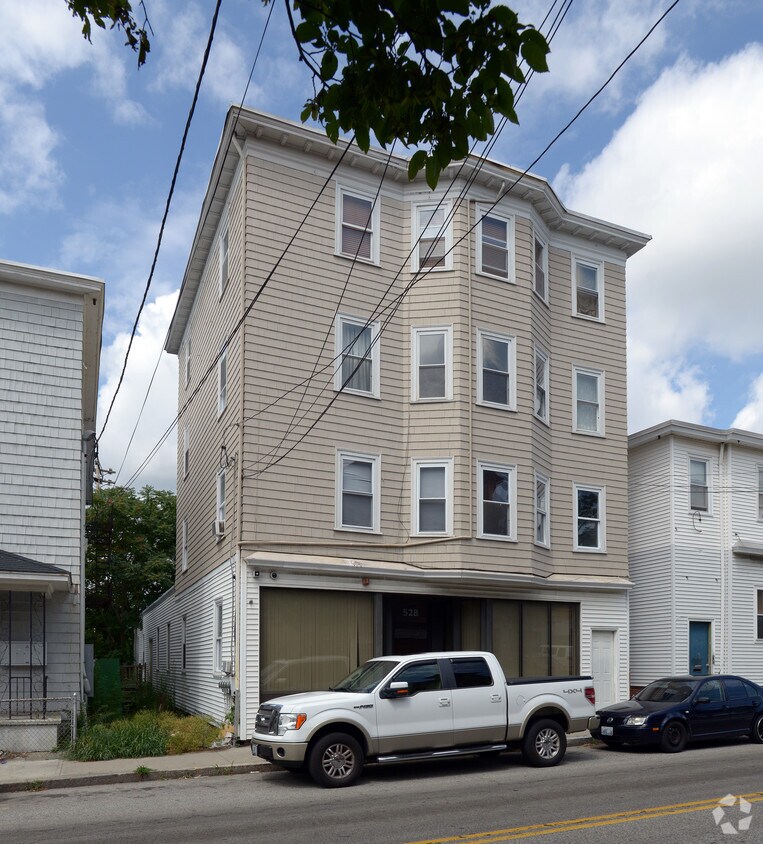 Foto principal - 528 Charles St