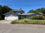 Primary Photo - Great 4 Bedroom Eugene Home!