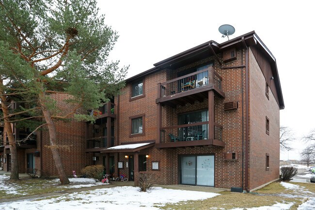 Building Photo - 1557 N Winslowe Dr