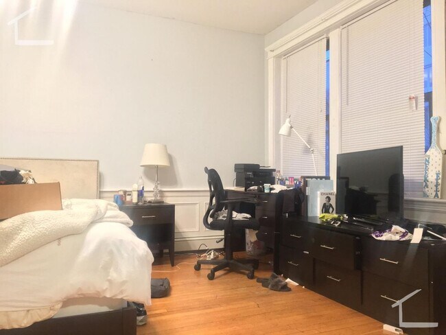 Foto del edificio - AMAZING 5 BED IN BROOKLINE!!!