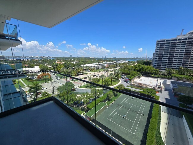 Foto del edificio - 10185 Collins Ave