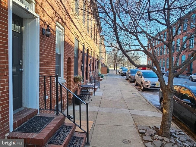 Foto del edificio - 214 E Barney St