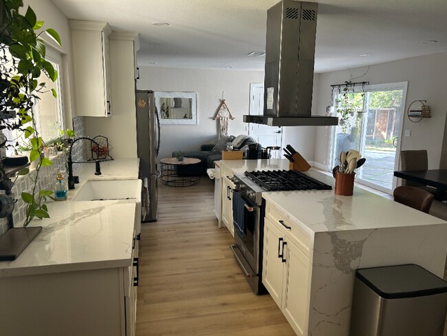 Foto del edificio - 4668 Springwood Way