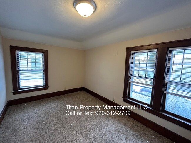 Building Photo - 156 E Johnson St