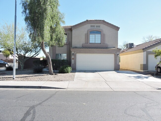 Foto del edificio - 4 BEDROOM 2 1/2 BATHROOM WITH OFFICE AND LOFT