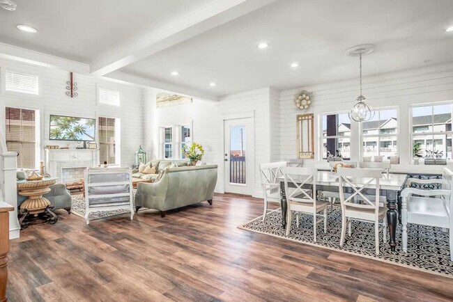 Building Photo - 707 Parkplace-SI ID1036727P