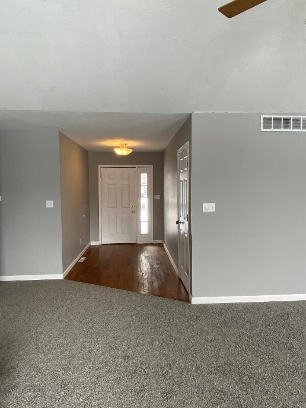 17 Bittersweet, Chatham, IL 62629 House Rental in Chatham, IL