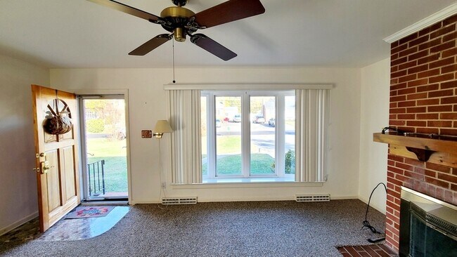 Building Photo - 3102 Dancer Rd