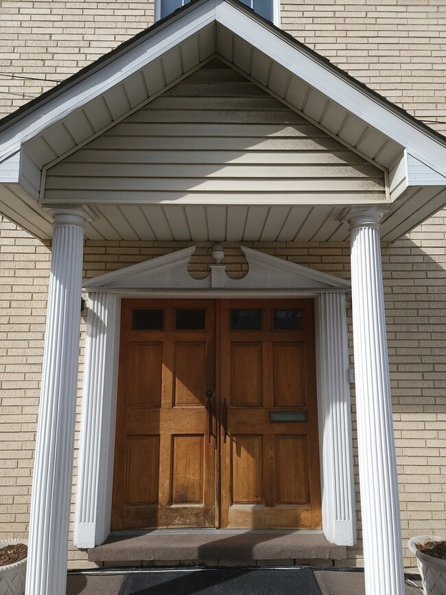 Building Photo - 205 E 31ST St