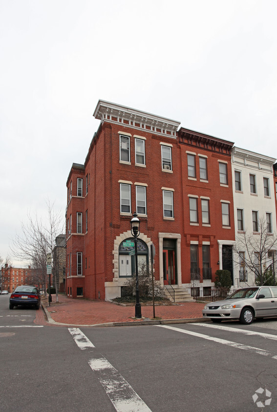 Primary Photo - 1735 Bolton St