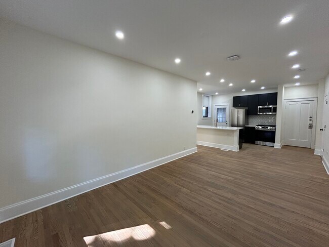 Foto del edificio - 4636 N Hamilton Ave