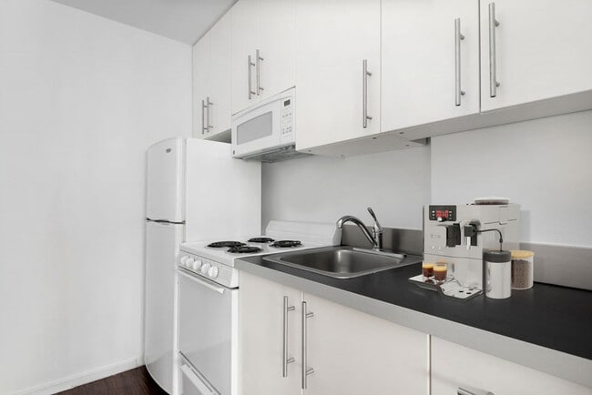 STUD Kitchen - 3130 N. Lake Shore Drive