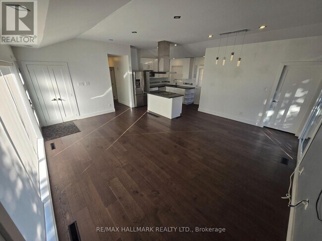 Photo du bâtiment - 18 Deerfield Rd