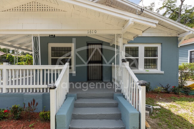 Building Photo - 1610 W 33rd St