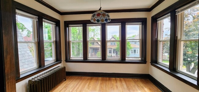 Building Photo - 4856 W Dakin St