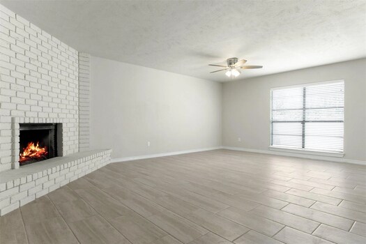 Foto del edificio - 537 Hanover Dr