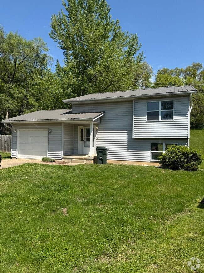 Building Photo - 170 Vica Ln