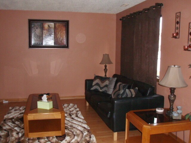 Building Photo - 1733 Howe Ln