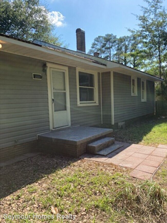 Building Photo - 3 br, 1 bath House - 1611 E Holly Street