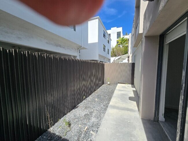 Foto del edificio - 609 Euclid Ave
