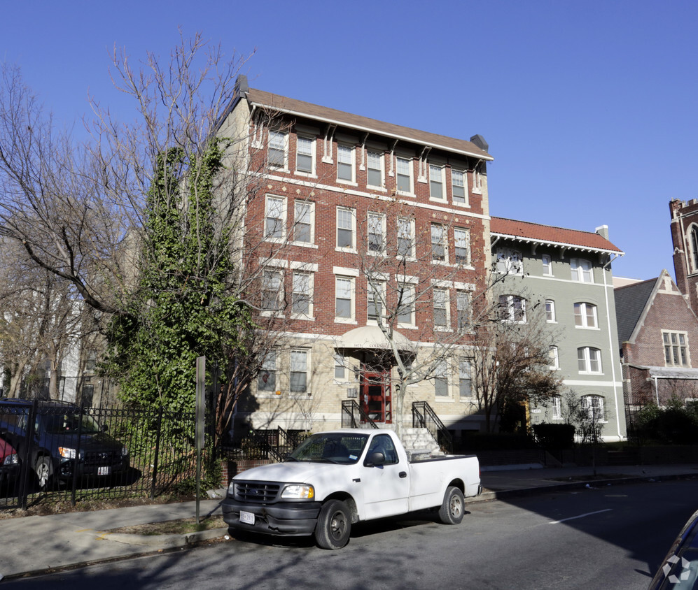 Building Photo - 1475 Columbia Rd NW