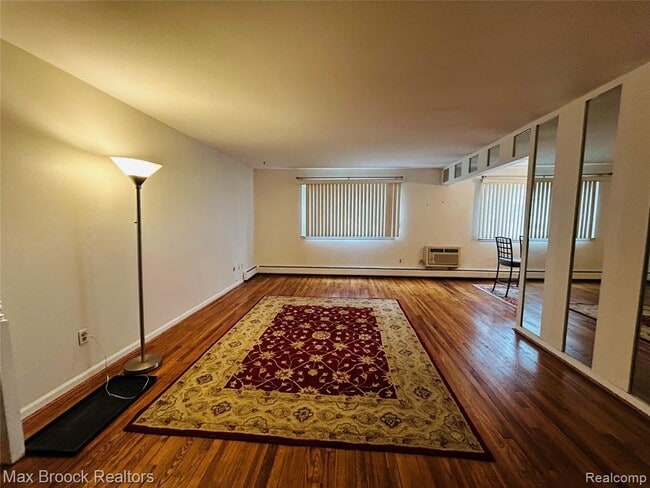 Foto del edificio - 4113 Telegraph Rd