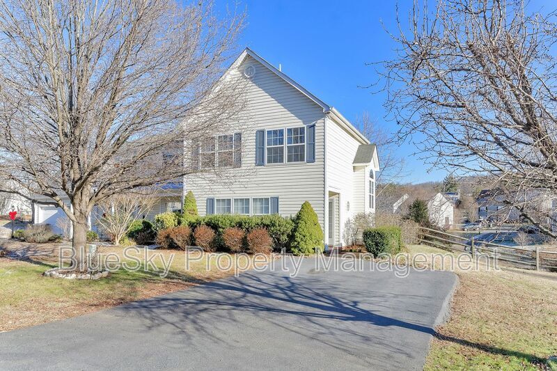 Primary Photo - 221 Buttercup Lane
