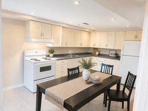 Building Photo - 245 Thorner Dr