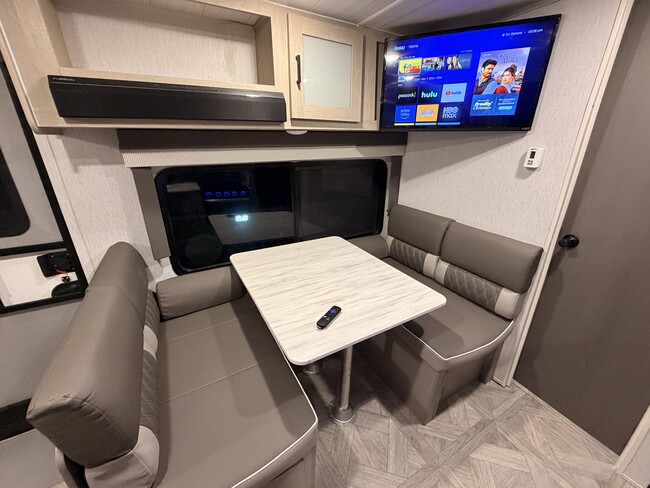 Building Photo - 4245 SW 20th St