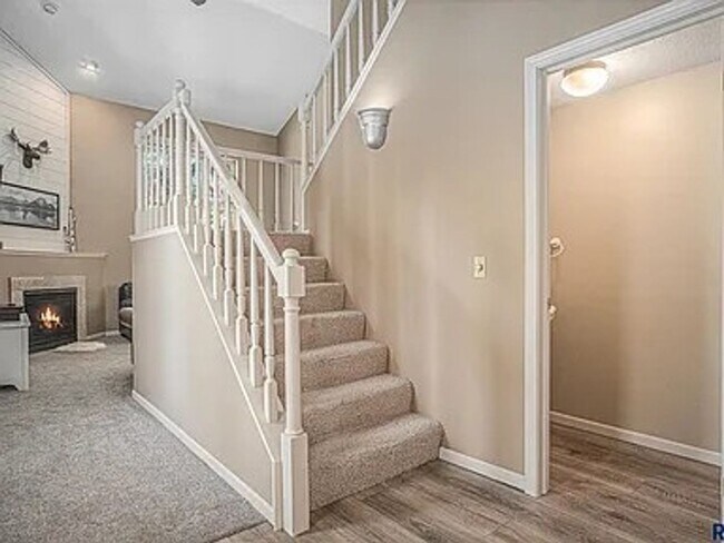 Foto del edificio - Charming 3-Bedroom Twin Home — 904?E?Jane?...