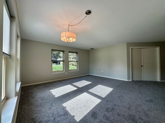 Building Photo - 3524 W Shore Rd