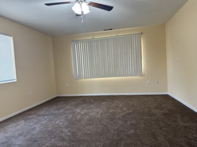 Building Photo - 3 Bed, 2 Bath, Riverside Home with 1800 Sq...